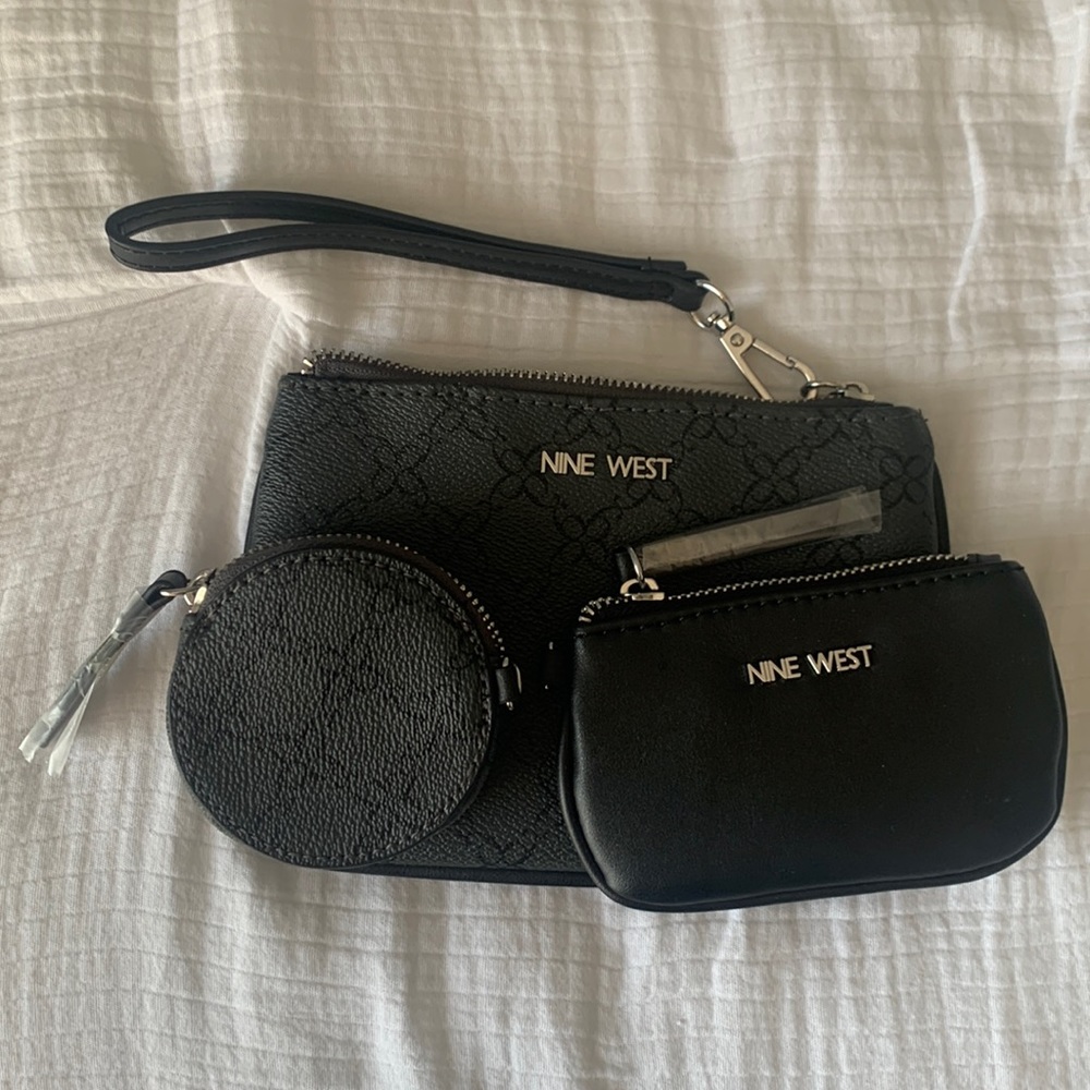 Nine West Wristlet Purse/Wallet Set
